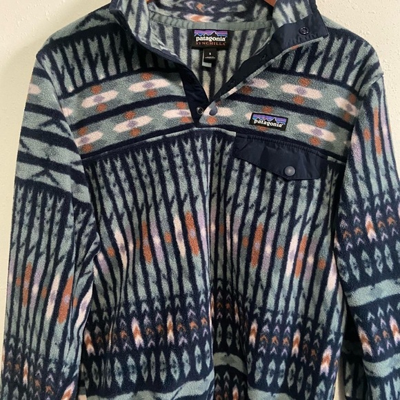 Patagonia Women's Lightweight
Synchilla Snap-T Pullover - Picture 4 of 7